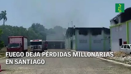 Fuego deja pérdidas millonarias en Santiago