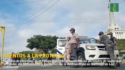 Policías acordonan área monumental ante convocatoria a protesta contra toque de queda