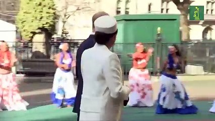 El príncipe Enrique y su esposa Meghan pierden sus últimos títulos reales.