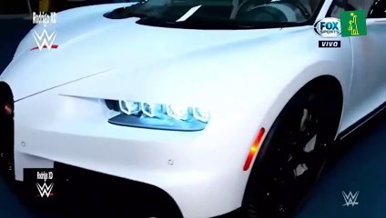 Bad Bunny aparece de nuevo en la WWE... y en un Bugatti