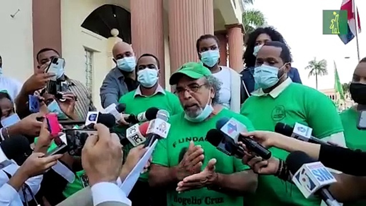 Padre Rogelio encabeza misa en campamento que pide inclusión de tres causales en Código Penal