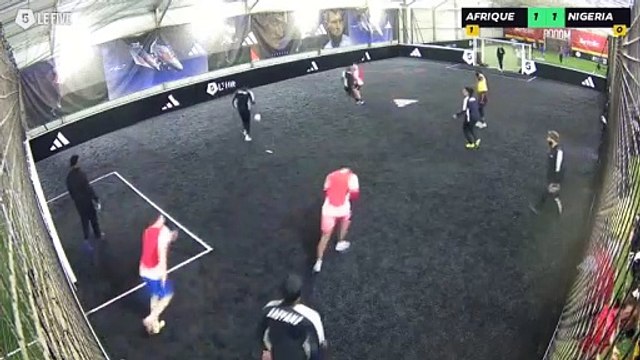 AFRIQUE DU SUD - NIGERIA 65cc810a6f4761 58505876 22/02 à 20:22 - Football Terrain 2 (LeFive P13)