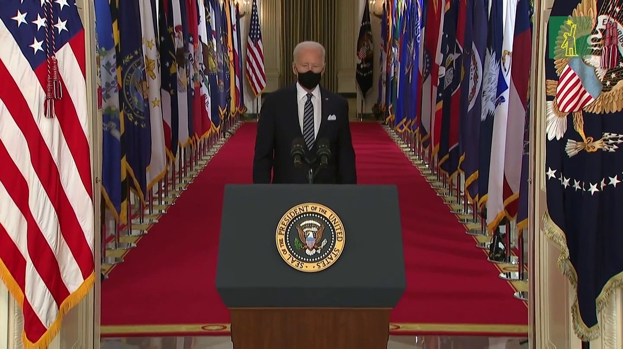 Biden pide seguir luchando contra el COVID-19 tras promulgar estímulo de USD 1,9 billones