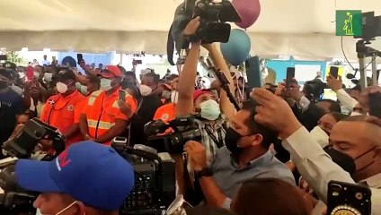 Sepultan restos de pareja cristiana en el cementerio Cristo Salvador