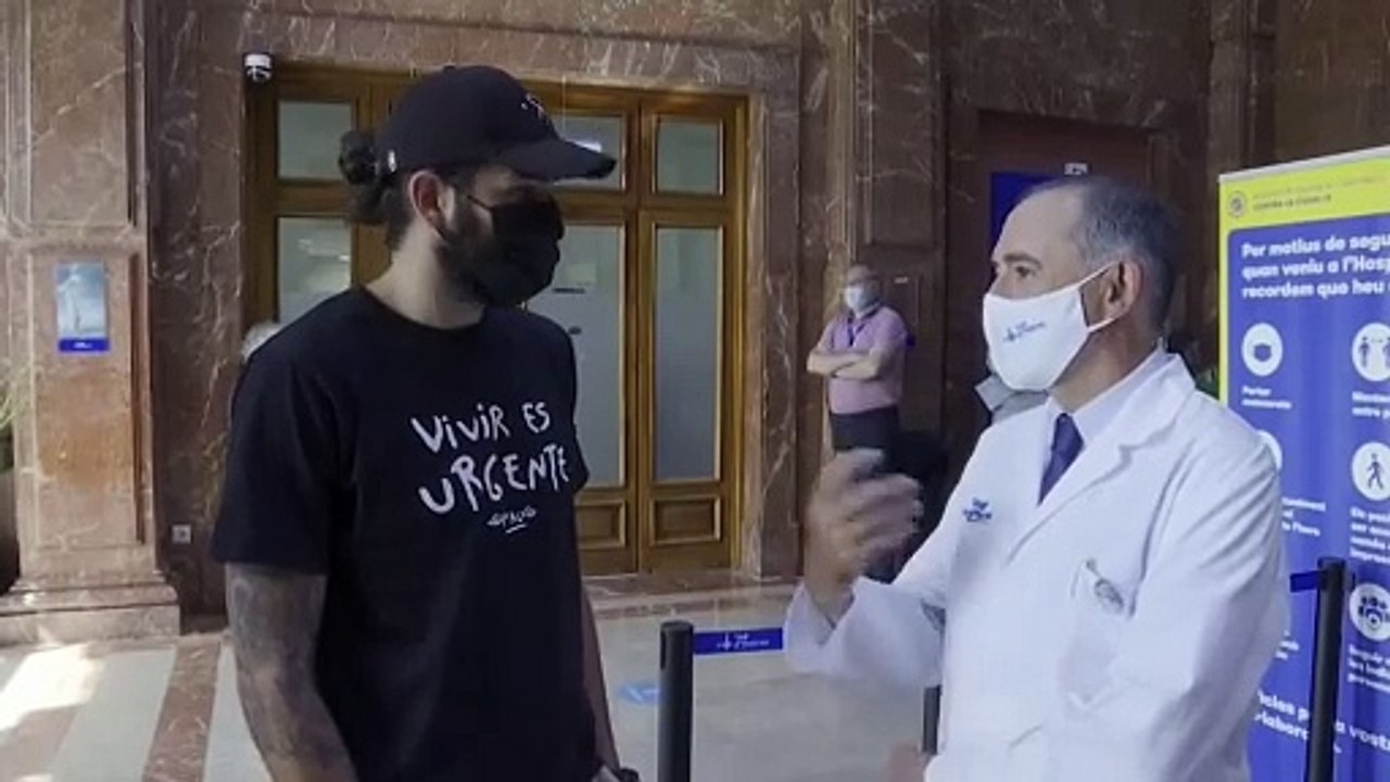 Ricky Rubio visita a los niños con cáncer