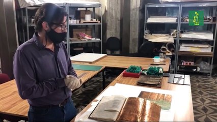 Puebla revive su historia en documentos de hojas de oro.