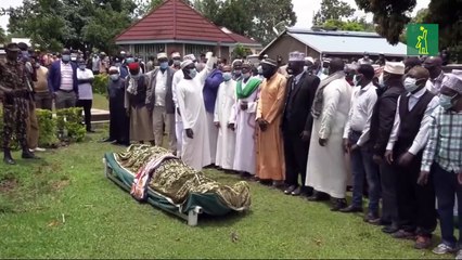 La "abuela" keniana de Obama recibe sepultura en un sepelio islámico.