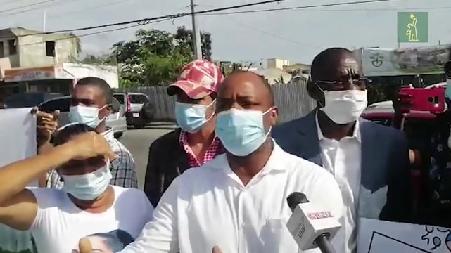 Presidentes de Juntas de Vecinos de Santo Domingo Norte se manifiestan donde el presidente Luis Abinader se reúne con comunitarios de la zona