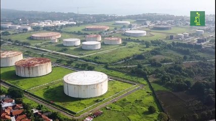 Enorme incendio en una refinería de Indonesia.