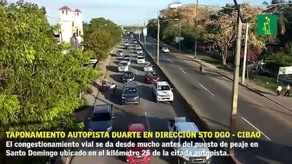 Un largo taponamiento que ocupa varios kilómetros de la Autopista Juan Pablo Duarte en dirección Santo Domingo-Cibao.