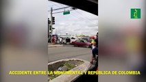 Accidente entre la Monumental y la Av. República de Colombia.