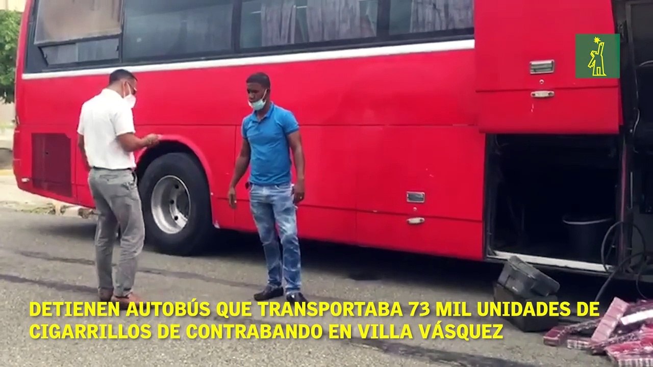 Detienen autobús que transportaba 73 mil unidades de cigarrillos de contrabando en Villa Vásquez.