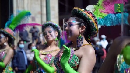 Bolivianos reivindican danza andina en disputa con Perú