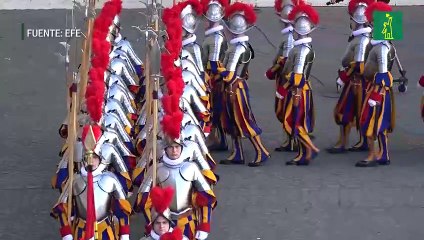 Treinta y cuatro nuevos guardias suizos juran fidelidad al papa