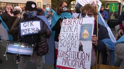 Argentina supera los 75.000 muertos por covid-19 entre protestas por confinamiento