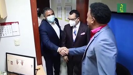 Pedro Martínez renueva su cédula de identificación personal