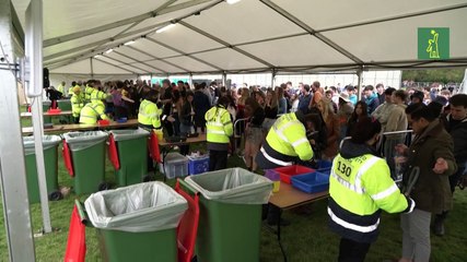 Concierto-test congregó en Reino Unido a miles de personas sin mascarilla.