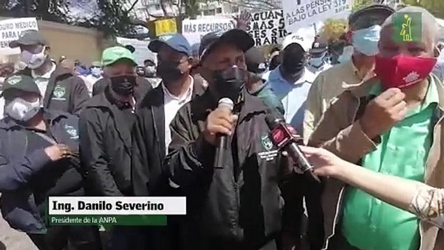 Profesionales agropecuarios protestan contra cancelaciones
