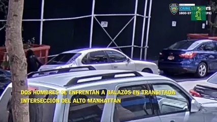 Dos hombres se enfrentan a balazos en transitada intersección del Alto Manhattan