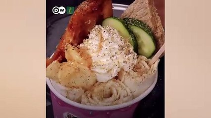 Un youtuber se hace famoso preparando helados con todo tipo de comidas