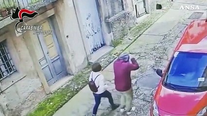 Si fingono Caabinieri per truffare una centenaria, due arresti