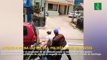 Video de atraco a plena luz en Santiago causa indignación en redes sociales