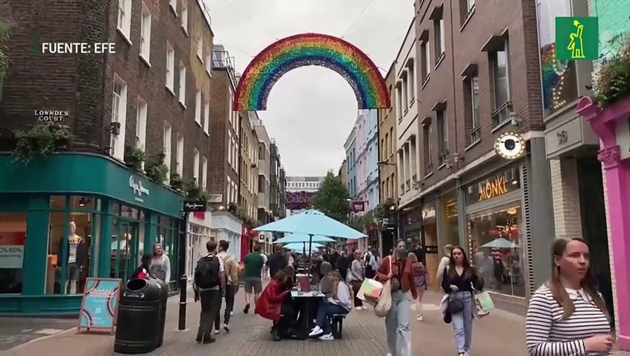 Descuentos en ropa y viajes para animar a los jóvenes británicos a vacunarse