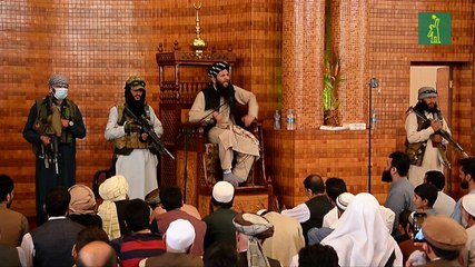 Talibanes piden unidad al acudir a primera oración de los viernes desde que conquistaron Kabul