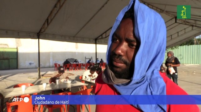 Migrantes haitianos retiran campamentos en frontera de EEUU y México
