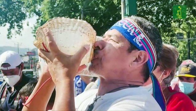 Salvadoreños marchan contra políticas de gobierno de Bukele