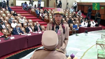 Casas de narcos en desgracia sorteadas en México