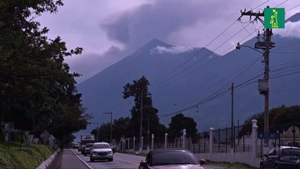 Cesa erupción del Volcán de Fuego en Guatemala