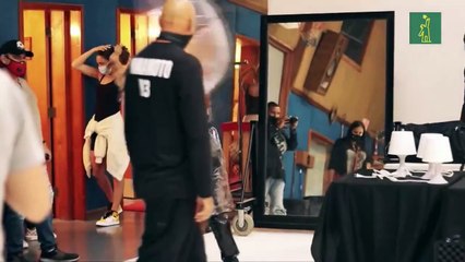 Elvis Crespo, feliz de darle vida al género tropical con voz de "vendedor de platanos"