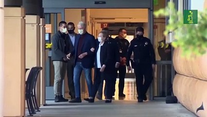 Expresidente de Estados Unidos Bill Clinton sale del hospital