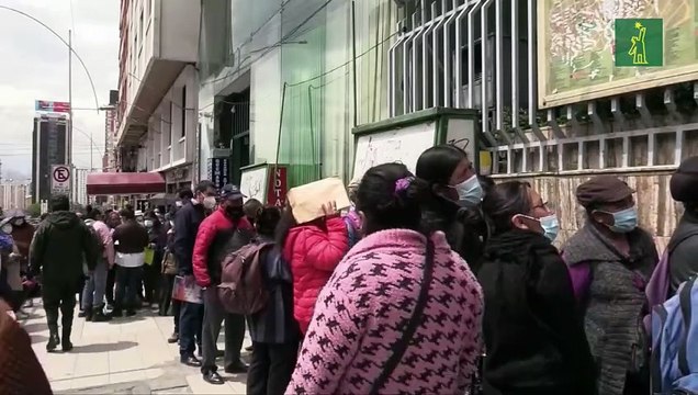 Incertidumbre en el primer día de retiro de aportes de jubilación en Bolivia
