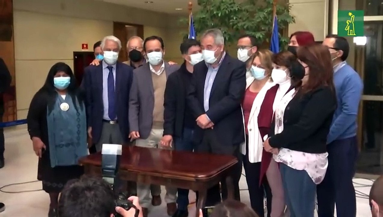 Chilenos reaccionan ante acusación para destituir a presidente Piñera
