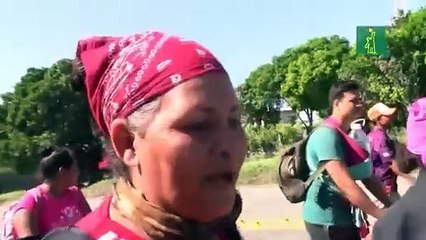 Caravana migrante reanuda su camino en el sur de México pero cambia de ruta