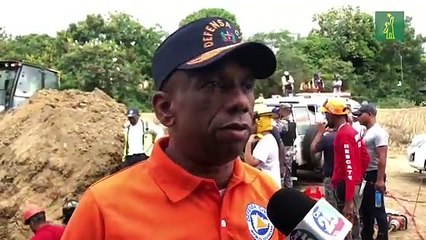 Tres obreros atrapados al registrarse un deslizamiento de tierra en Santiago