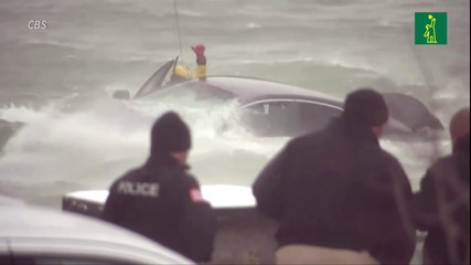 Mujer muere al caer su auto al borde de las cataratas del Niágara