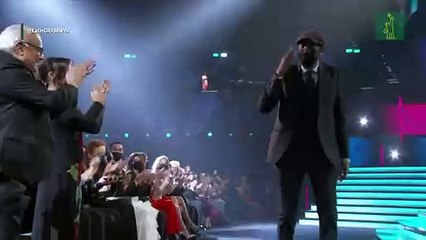 Juan Luis Guerra gana su cuarto Grammy por Privé