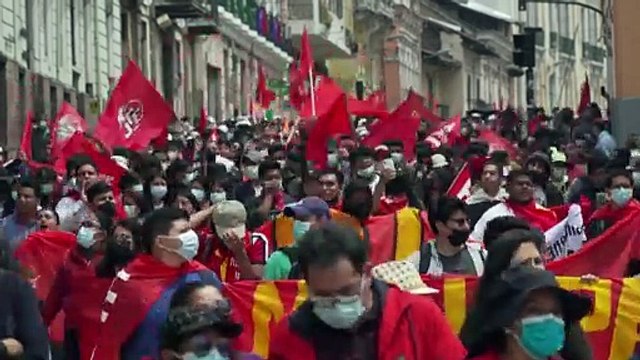 Estudiantes protestan contra recortes al presupuesto educativo en Ecuador