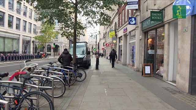 Ómicron se propaga más rápidamente y las vacunas son menos efectivas, dice OMS