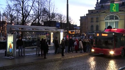 Variante ómicron se propaga por el mundo, por ahora sin provocar muertes