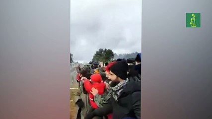 "Alemania", corean los inmigrantes en la frontera bielorrusa-polaca después de haber derribado una sección de la valla fronteriza