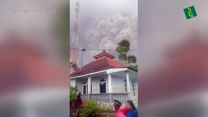 Al menos un muerto y decenas de heridos por erupción del volcán Semeru en Indonesia