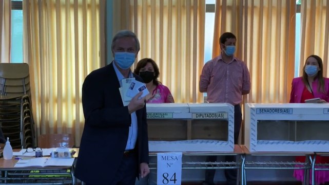Derechista Kast e izquierdista Boric pasan a segunda vuelta en Chile