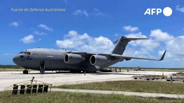Los primeros aviones con ayuda humanitaria llegan a Tonga