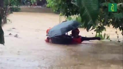 Decenas de miles huyen del supertifón Rai al tocar tierra en Filipinas