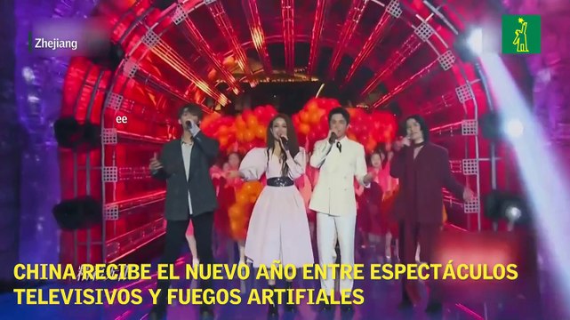 China recibe el nuevo año entre espectáculos televisivos y fuegos artificiales