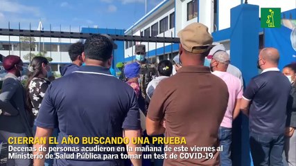 Decenas acuden por prueba PCR a Salud Pública